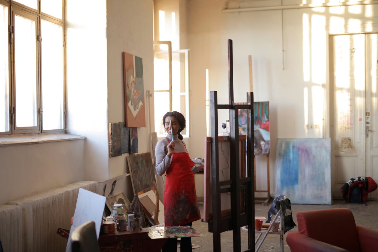 Maren Ovid in their studio